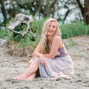 Meet your Posher, Caitlin